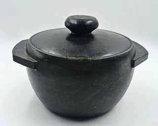 2.3 – 2.5 liter Cook & Serve Pot Handmade Natural Soapstone / Kalchatti | Open Fire and Gas Stove Compatible | Pre-Seasoned | With Lid
